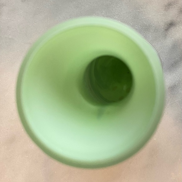 Vintage 1970s Dalian Glass Snowflake Vase (China) - Picture 7 of 8